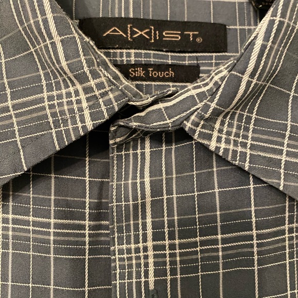 Men’s plaid short sleeve shirt- excellent condition- size Medium - Picture 1 of 3